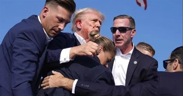Mật vụ Mỹ điều tra vì sao tay súng bắn ông Trump có thể đến quá gần với khẩu AR-15