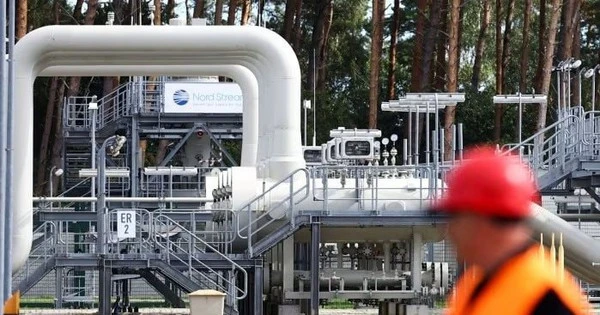 Hé lộ lý do Ukraine ngừng trung chuyển khí đốt Nga dù khiến nền kinh tế khó chồng khó