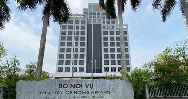 Bộ Nội vụ: Cán bộ, công chức nam đang nuôi con nhỏ thì chưa xem xét xử lý kỷ luật