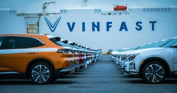 Công bố doanh số tăng trưởng 3 chữ số, cổ phiếu Vinfast tăng 