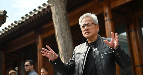 Nhân viên Nvidia nhiều người trở thành tỷ phú đôla nhờ 'chiếc còng tay bằng vàng' của Jensen Huang