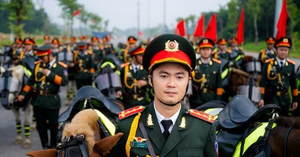 Theo chân Cảnh sát cơ động Kỵ binh luyện tập cho Quốc khánh 2/9: Một buổi huấn luyện có gì đặc biệt?
