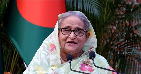 Thủ tướng Bangladesh từ chức, bay đến 'nơi trú ẩn an toàn'