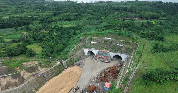 Cả 2 ống hầm dài hơn 1km thuộc tuyến cao tốc 10.700 tỷ chính thức được đào thông, Đèo Cả báo tin vượt tiến độ