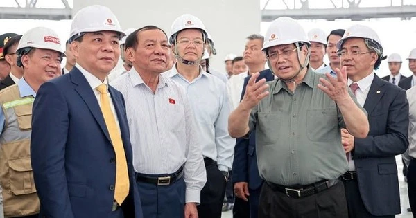 Gấp rút thi công tại công trình top 10 TG để tổ chức sự kiện được Thủ tướng ví như “ngày hội non sông”