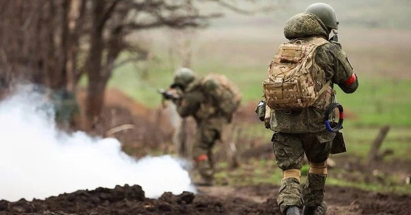 Nga dồn quân dọc chiến tuyến, Ukraine phản công mạnh mẽ