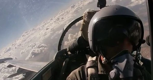 Phi công Su-35 Nga sẵn sàng đối đầu F-16 Ukraine