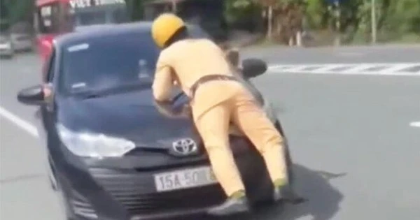 Truy tìm tài xế xe Toyota hất CSGT Hải Phòng lên nắp capo rồi bỏ chạy