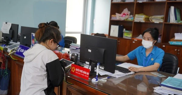 Cán bộ, công chức trẻ bị tinh giản, được nhận những chế độ nào?