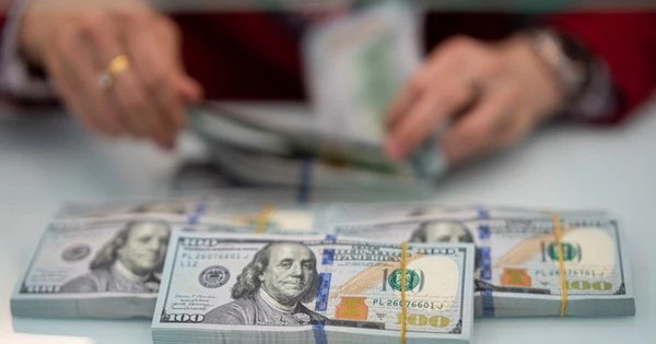 Ngày 3/6: Ngân hàng nhà nước nâng tỷ giá USD lên mức cao lịch sử, giá đô ngân hàng tăng kịch trần