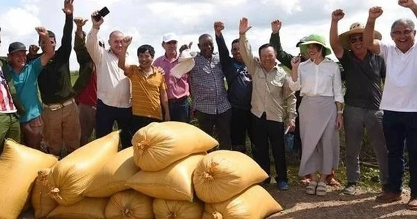 Tổng Bí thư gợi ý doanh nghiệp sản xuất mặt hàng phục vụ 
