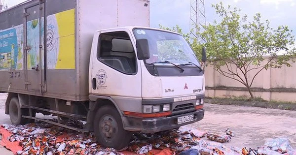 Tiêu hủy gần 2.000 gói bim bim giả mạo nhãn hiệu “Tăm cay Bà Tuyết”