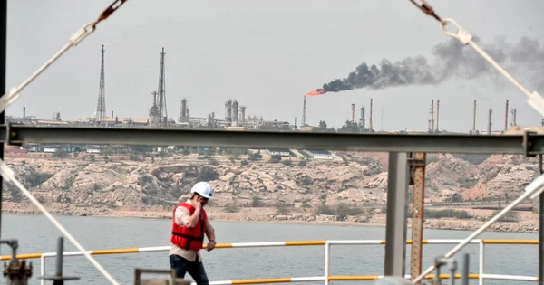 Nhận 1,7 triệu thùng giá rẻ của Iran mỗi ngày, quốc gia châu Á đứng trước rủi ro mất trắng nguồn cung quan trọng vì xung đột ở Trung Đông