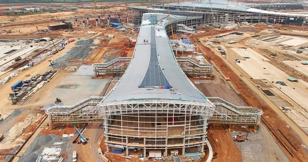 Siêu sân bay 16 tỷ USD vừa nhận chỉ thị 