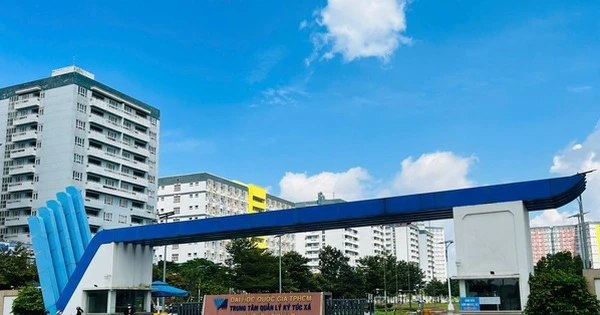 Nam sinh viên rơi từ sân thượng Đại học Quốc gia TP HCM tử vong
