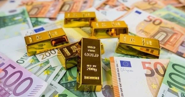 Lần đầu tiên sau hơn 2 thập kỷ, euro không còn là tài sản dự trữ lớn thứ hai thế giới, 'đồng tiền không quốc tịch' này thế chân