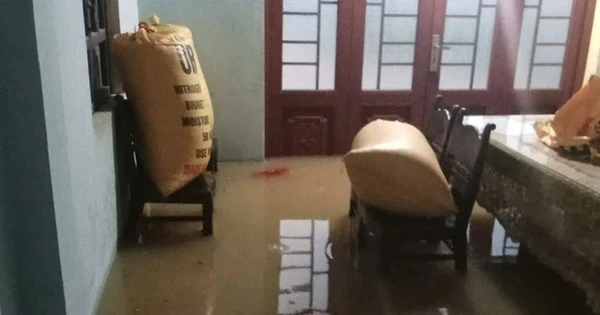 Bão số 1: Nước lụt tràn vào nhà dân, thủy điện thông báo xả lũ