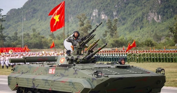 Báo Bỉ: Việt Nam tiến thêm một bậc với XCB-01, dàn khí tài xuất hiện hoành tráng trong đại lễ diễu binh