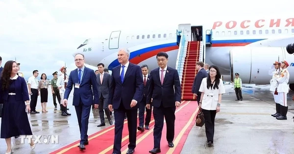 Chủ tịch Duma Quốc gia Nga đến Hà Nội, bắt đầu thăm chính thức Việt Nam