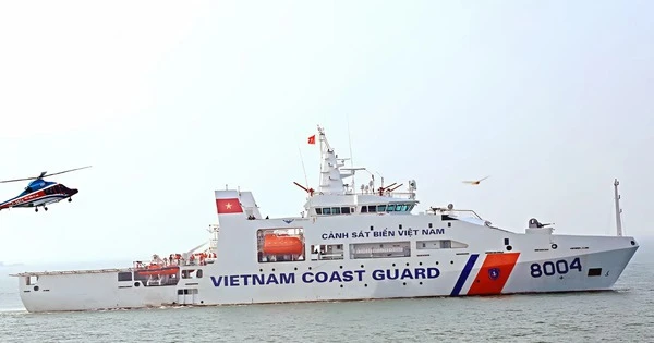 Tàu CSB 8004 sẽ làm nhiệm vụ đặc biệt trên biển dịp 2/9: Dài 90m, chịu sóng cấp 12, có sân đỗ trực thăng