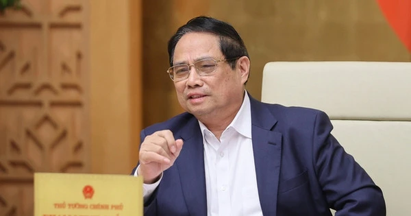 Thủ tướng yêu cầu NHNN khẩn trương xem xét gỡ bỏ công cụ room tín dụng, điều hành theo cơ chế thị trường