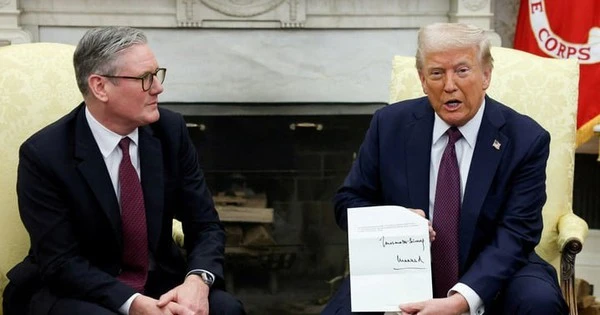 Ông Trump tuyên bố thỏa thuận thương mại 'toàn diện và đầy đủ' với Anh