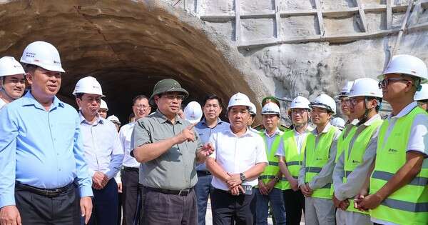 Dự án cao tốc 121km được Thủ tướng đến thị sát 3 lần có tin vui: Liên danh Đèo Cả đã đào thông toàn bộ hầm xuyên núi, vượt tiến độ 2 tháng