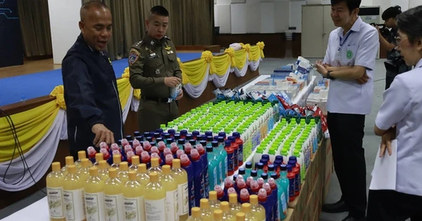 Đột kích một kho hàng, công an triệt phá đường dây bán mỹ phẩm và hóa chất tẩy rửa giả, tịch thu hơn 400.000 sản phẩm trị giá 16 tỷ đồng