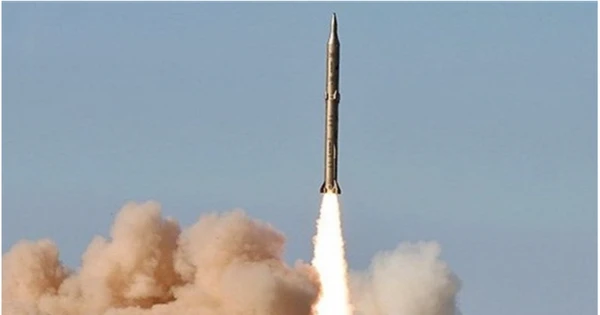Iran lần đầu tiên phóng tên lửa tầm trung Sejil vào Israel