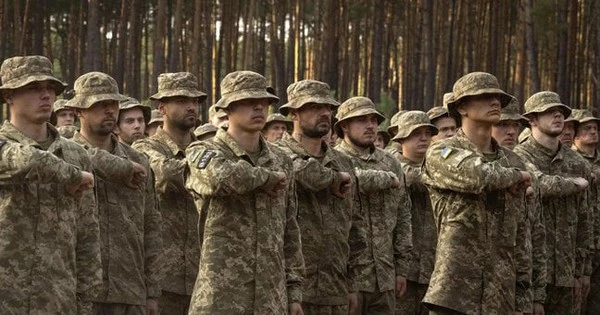 Ukraine tính tuyển 15.000 tù nhân vào lực lượng vũ trang