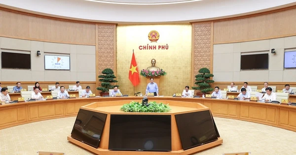 Sáng mai, Chính phủ sẽ gặp lãnh đạo Vinhomes, Novaland, Sunshine Group và loạt doanh nghiệp lớn để họp bàn một nội dung quan trọng