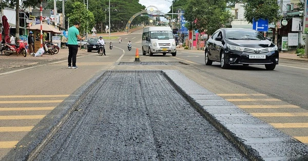 Cận cảnh Quốc lộ 19 vừa làm đã 
