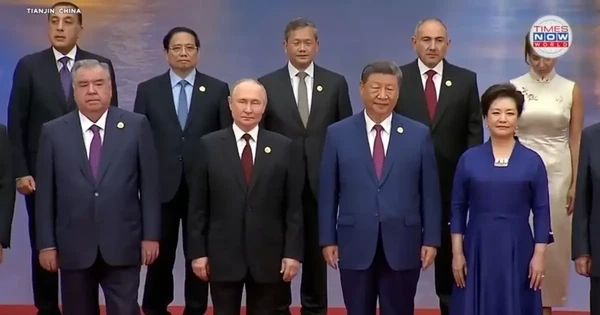 Chủ tịch Trung Quốc Tập Cận Bình chào đón các khách mời quốc tế tại Thiên Tân