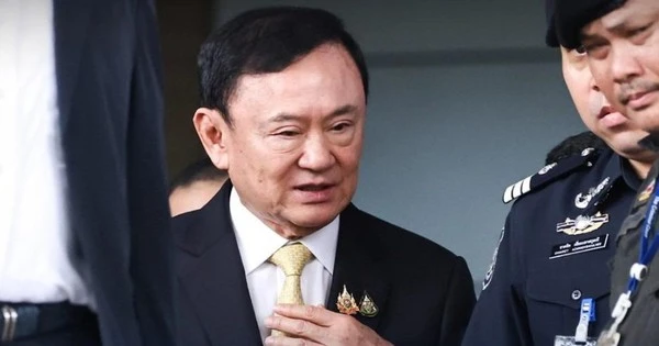 Lý do cựu Thủ tướng Thái Lan Thaksin xuất cảnh phải chuyển hướng máy bay?