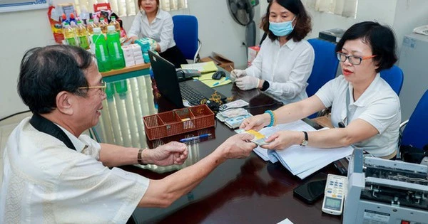 Tiền lương để tính chế độ hưu có trừ các khoản đóng góp cá nhân?