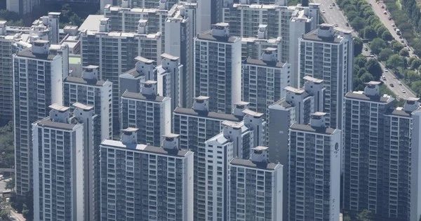 Hơn 100.000 căn nhà nằm trong tay người ngoại quốc khiến giá BĐS vượt sức chịu đựng, người dân chỉ có thể đi thuê: Siêu cường châu Á ra lệnh khẩn!
