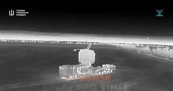 UAV cảm tử Ukraine phá hủy hàng loạt thành phần tổ hợp S-400 ở Crimea?