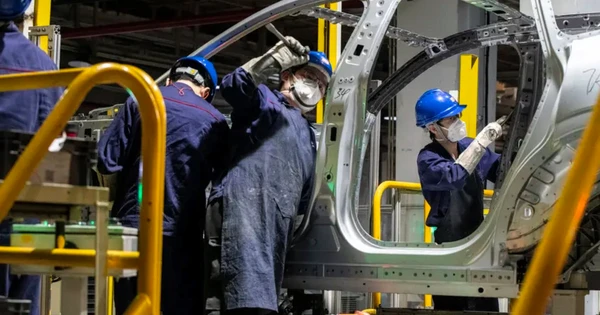 Mất thị trường 19.000 tỷ USD, quốc gia chủ chốt của BRICS lập tức được một loạt 'khách sộp' mới mua hàng: Bị áp thuế gần 150% nhưng 'cỗ máy' thương mại vẫn hái ra tiền