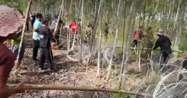 The Nation: Người Campuchia xông vào khu vực tranh chấp, tháo dỡ hàng rào thép gai của quân đội Thái Lan