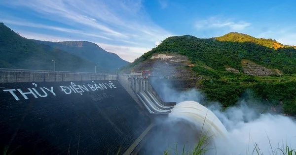 Thủy điện lớn nhất Bắc Trung Bộ xả lũ ứng phó bão Ragasa