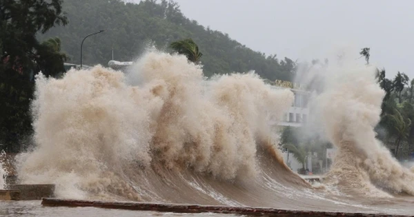 Siêu bão Ragasa có dấu hiệu suy yếu, tâm mưa tập trung ở loạt tỉnh miền Bắc