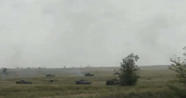 Ukraine bị kéo căng quá mức: Nga đang xé toạc phòng tuyến của Kiev