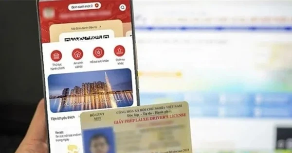 Bị giữ giấy phép lái xe trên VNeID có được dùng bản cứng tham gia giao thông?