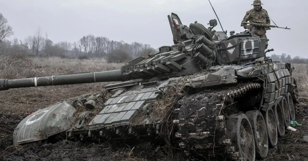 Đập Irpin nổ tung, xe tăng Moscow lún bùn: NATO nối gót Ukraine, giăng bẫy tử thần dọc biên giới Nga