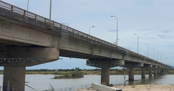 Tự bơi vào bờ, một công nhân sửa chữa cầu Đà Rằng ở Đắk Lắk mất tích