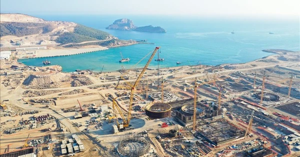 Loại Trung Quốc khỏi dự án điện hạt nhân, rồi quay xe chủ động mời Trung Quốc làm dự án, một nước đang tham vọng gì?
