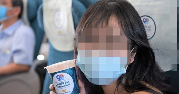 Khi các hãng hàng không bán ‘hàng xén’ thu tiền tỷ