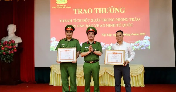 Trao giấy khen cho người đàn ông trả lại 7 tỷ đồng do 1 phụ nữ chuyển khoản nhầm