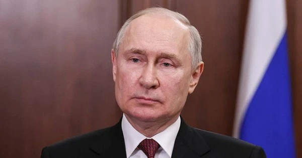 Điện Kremlin: Tổng thống Nga ủng hộ ý tưởng ngừng bắn ở Ukraine
