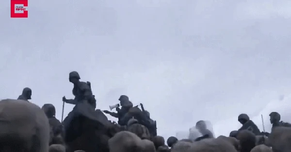 Lính Trung Quốc - Ấn Độ đánh nhau bằng gậy gộc và gạch đá ở biên giới: Video có thật, vậy xảy ra khi nào?